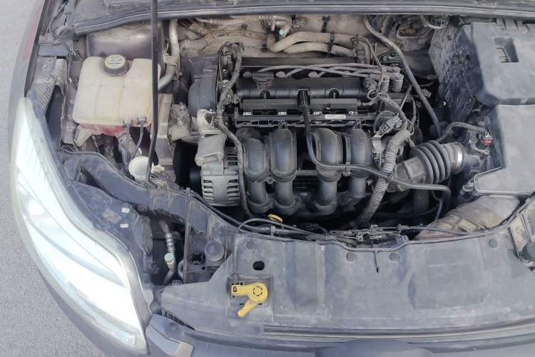 Used Ford Focus 2012 Sedan 1.6L Manual Fashion Edition Engine Bay Right