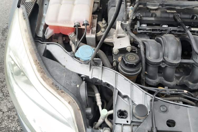 Used Ford Focus 2012 Sedan 1.6L Automatic Fashion Edition Engine Bay Right