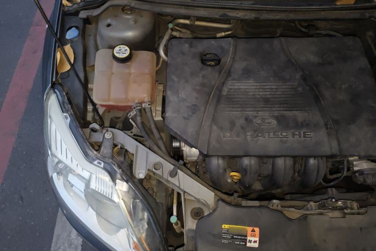 Used Ford Focus 2012 Sedan Classic 1.8L Manual Base Model Engine Bay Right