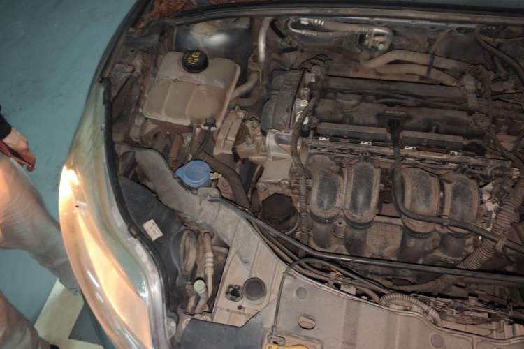 Used Ford Focus 2012 Sedan 1.6L Automatic Comfort Model Engine Bay Right