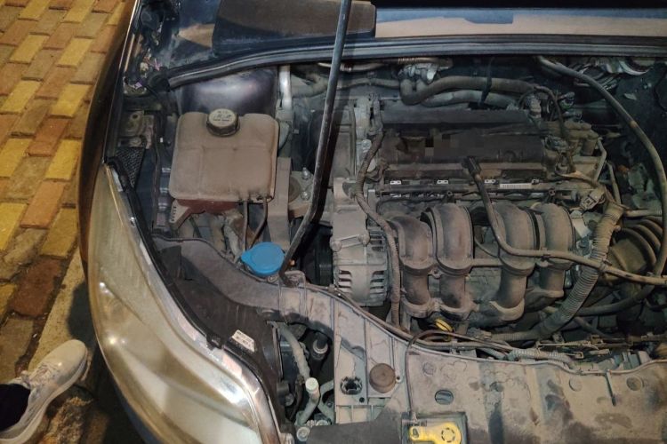 Used Ford Focus 2012 Sedan 1.6L Manual Comfort Model Engine Bay Right