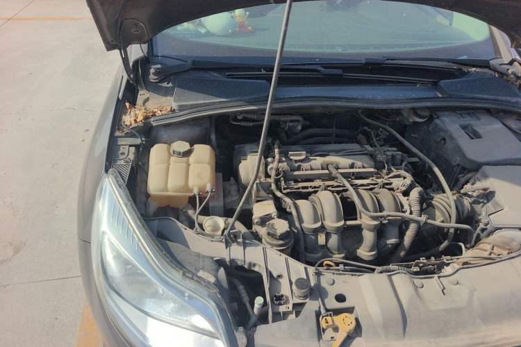 Used Ford Focus 2012 Sedan 1.6L Automatic Comfort Model Engine Bay Right