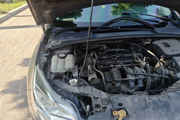 Used Ford Focus 2012 Sedan 1.6L Automatic Fashion Edition Engine Bay Right