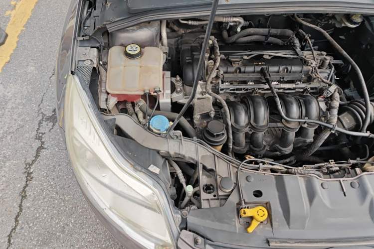 Used Ford Focus 2012 Sedan 1.6L Automatic Comfort Model Engine Bay Right
