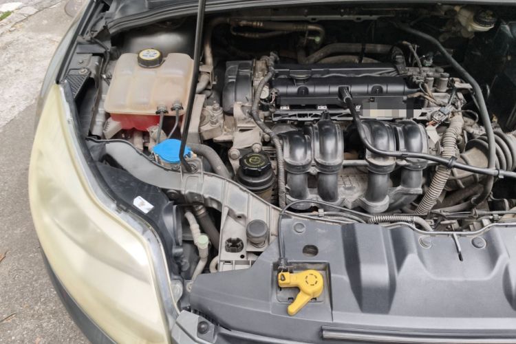 Used Ford Focus 2012 Sedan 1.6L Automatic Comfort Model Engine Bay Right