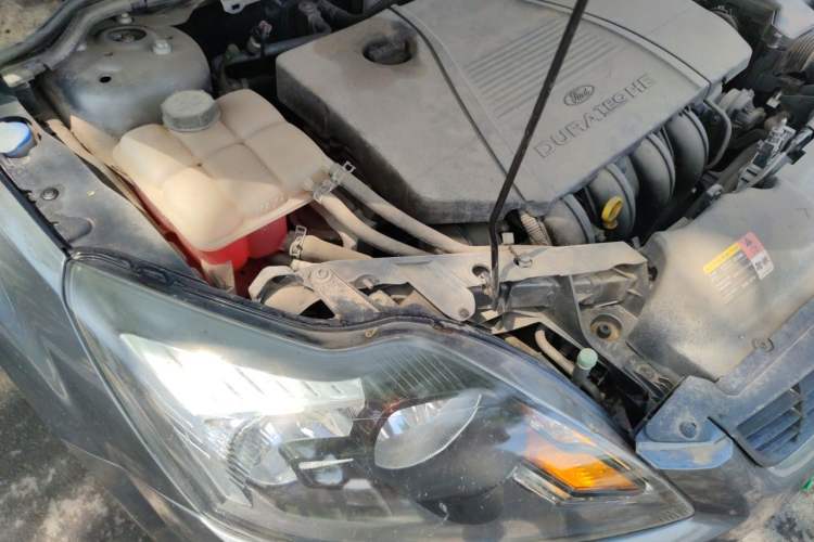 Used Ford Focus 2012 Hatchback Classic 1.8L Automatic Fashion Edition Engine Bay Right