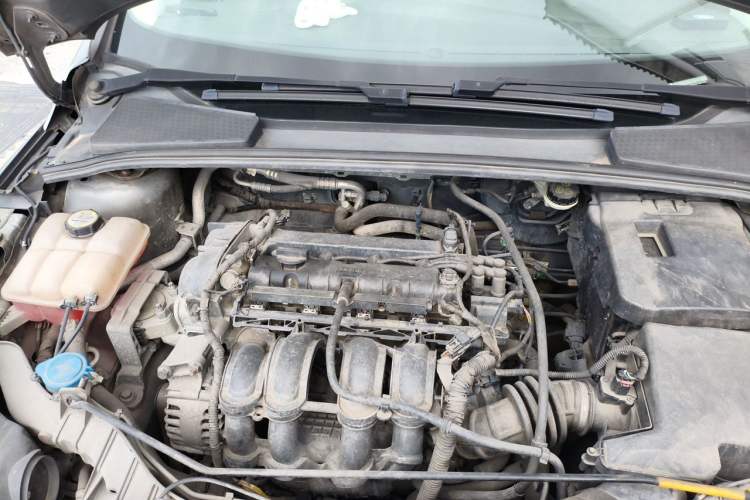 Used Ford Focus 2012 Sedan 1.6L Manual Comfort Model Engine Bay Right