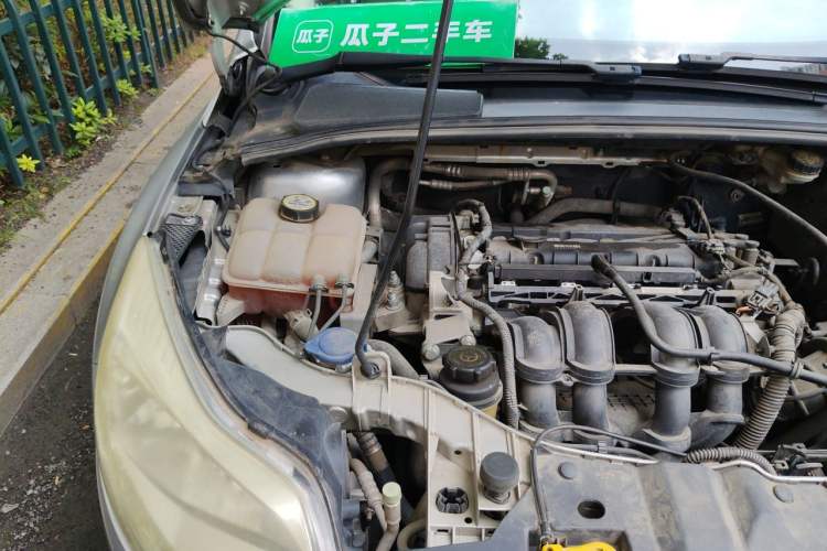 Used Ford Focus 2012 Sedan 1.6L Automatic Comfort Model Engine Bay Right