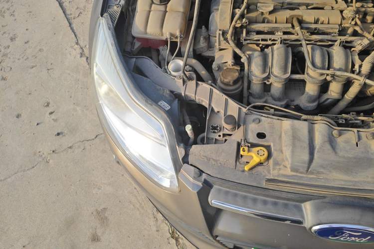 Used Ford Focus 2012 Sedan 1.6L Automatic Comfort Model Engine Bay Right