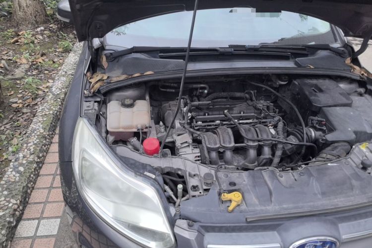 Used Ford Focus 2012 Sedan 1.6L Manual Fashion Edition Engine Bay Right