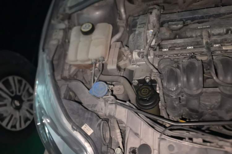 Used Ford Focus 2012 Sedan 1.6L Automatic Comfort Model Engine Bay Right