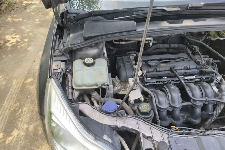 Used Ford Focus 2012 Sedan 1.6L Automatic Fashion Edition Engine Bay Right