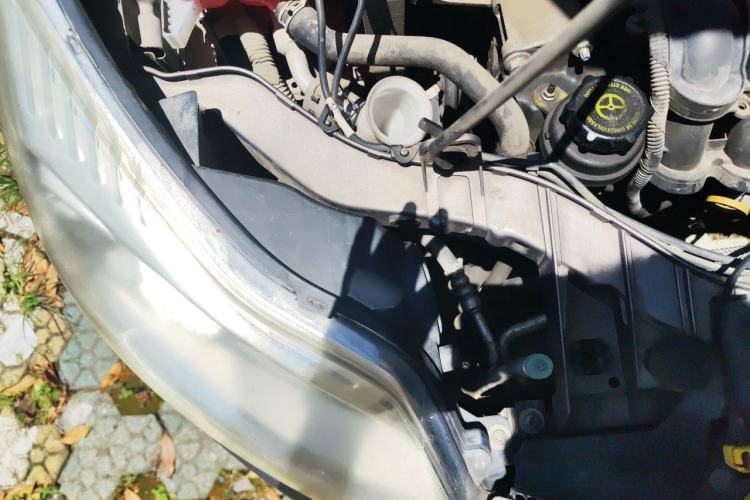 Used Ford Focus 2012 Sedan 1.6L Automatic Comfort Model Engine Bay Right