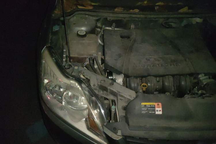 Used Ford Focus 2012 Sedan Classic 1.8L Manual Base Model Engine Bay Right