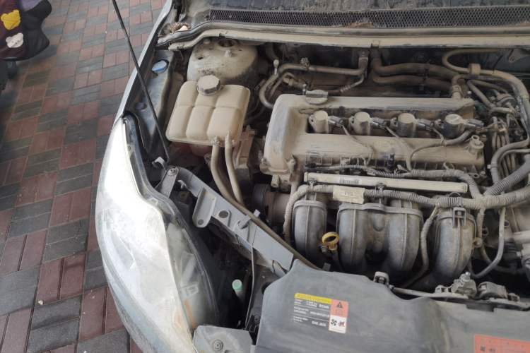 Used Ford Focus 2012 Sedan Classic 1.8L Manual Fashion Edition Engine Bay Right