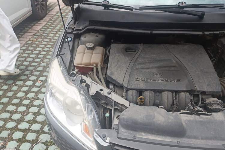 Used Ford Focus 2012 Sedan Classic 1.8L Automatic Base Model Engine Bay Right