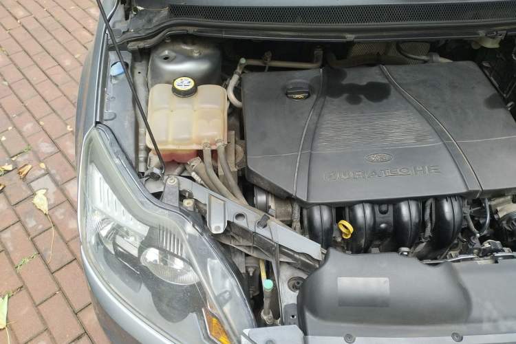 Used Ford Focus 2012 Hatchback Classic 1.8L Automatic Fashion Edition Engine Bay Right