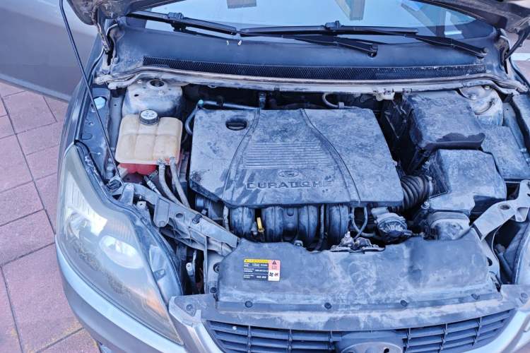 Used Ford Focus 2012 Hatchback Classic 1.8L Manual Base Model Engine Bay Right