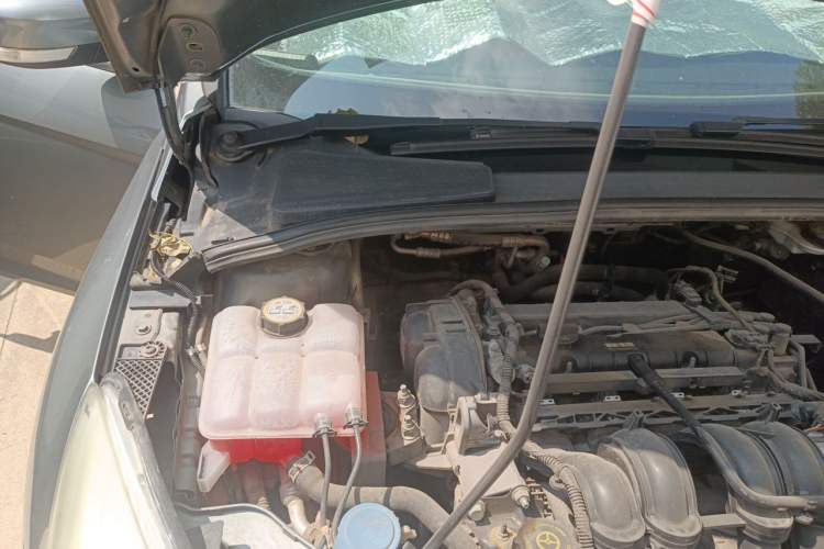 Used Ford Focus 2012 Hatchback 1.6L Automatic Fashion Edition Engine Bay Right