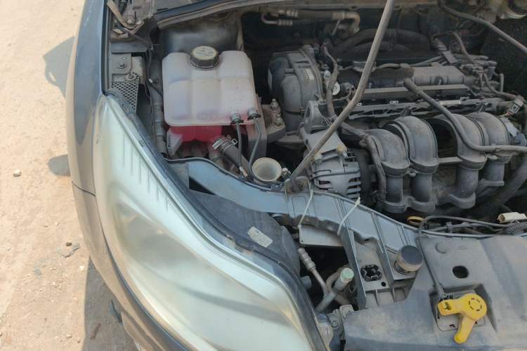 Used Ford Focus 2012 Sedan 1.6L Manual Fashion Edition Engine Bay Right