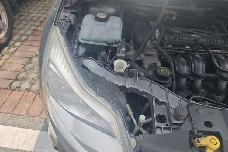 Used Ford Focus 2012 Sedan 1.6L Automatic Fashion Edition Engine Bay Right