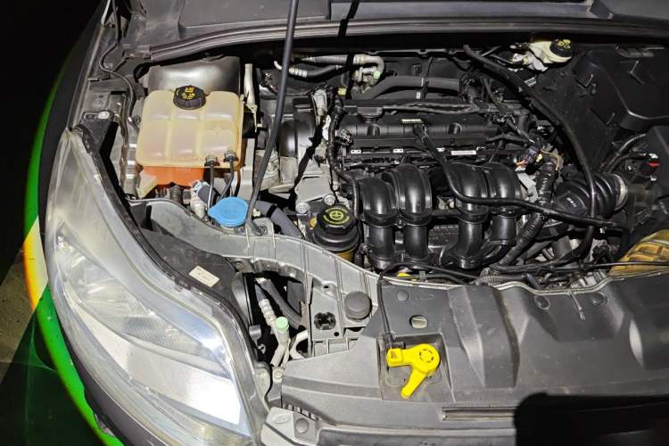 Used Ford Focus 2012 Sedan 1.6L Automatic Fashion Edition Engine Bay Right