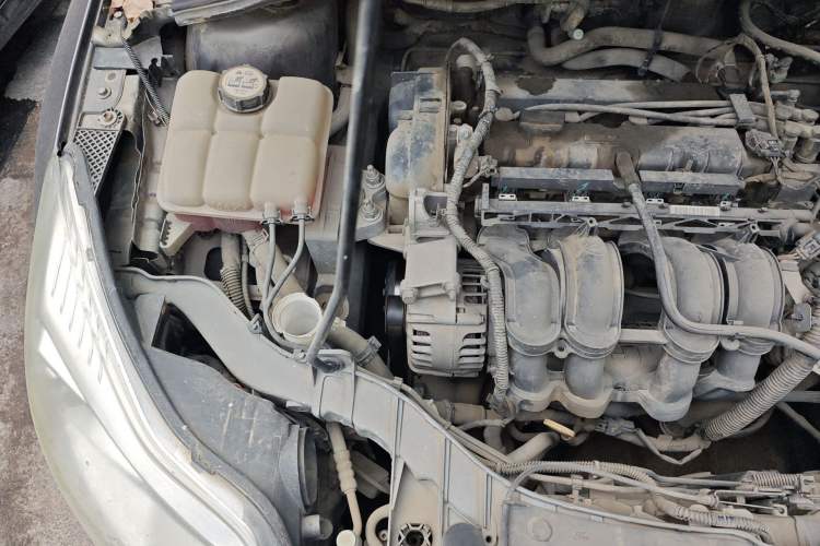 Used Ford Focus 2012 Sedan 1.6L Manual Comfort Model Engine Bay Right