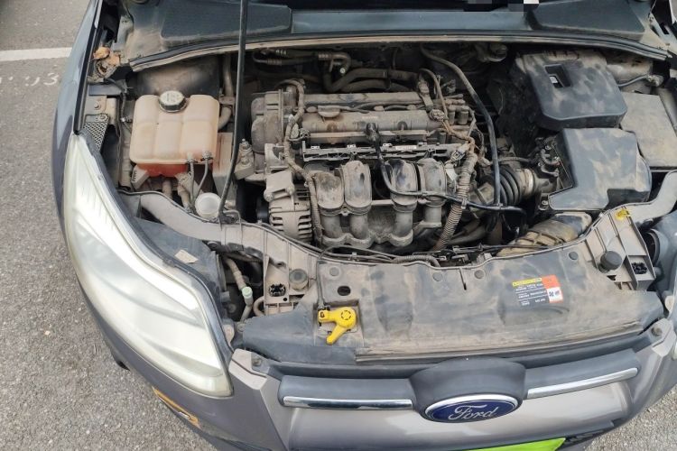 Used Ford Focus 2012 Sedan 1.6L Manual Comfort Model Engine Bay Right