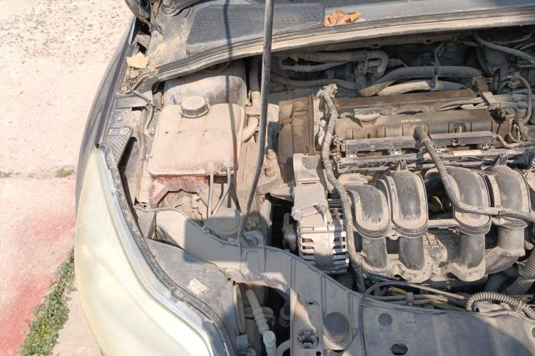 Used Ford Focus 2012 Sedan 1.6L Manual Comfort Model Engine Bay Right