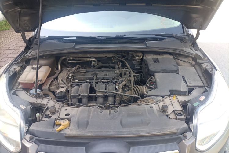 Used Ford Focus 2012 Sedan 1.6L Automatic Fashion Edition Engine Bay