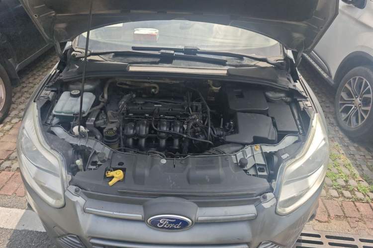 Used Ford Focus 2012 Sedan 1.6L Automatic Fashion Edition Engine Bay