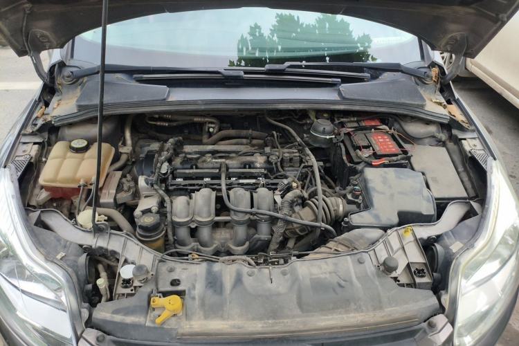 Used Ford Focus 2012 Sedan 1.6L Automatic Fashion Edition Engine Bay