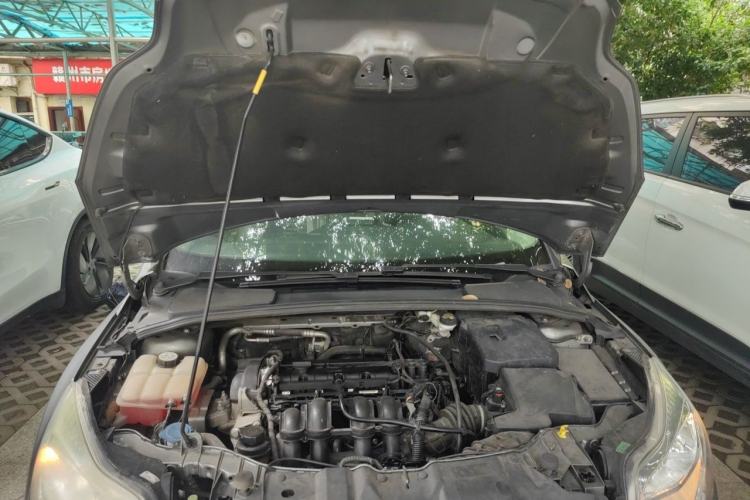 Used Ford Focus 2012 Sedan 1.6L Automatic Fashion Edition Engine Bay