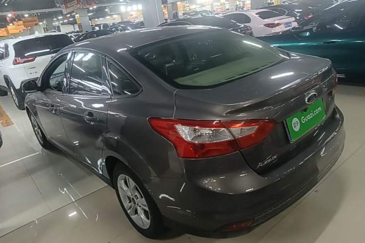 Used Ford Focus 2012 Sedan 1.6L Automatic Fashion Edition Exterior 2