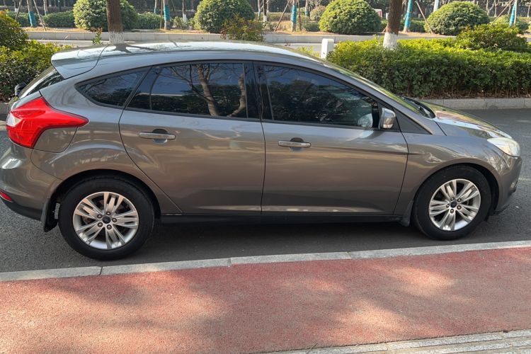 Used Ford Focus 2012 Hatchback 1.6L Automatic Comfort Model Exterior 3