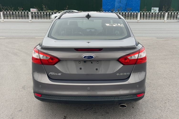 Used Ford Focus 2012 Sedan 1.6L Automatic Fashion Edition Exterior 4