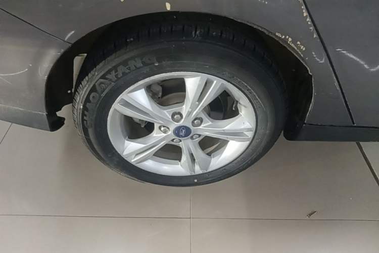 Used Ford Focus 2012 Sedan 1.6L Automatic Fashion Edition Exterior 5