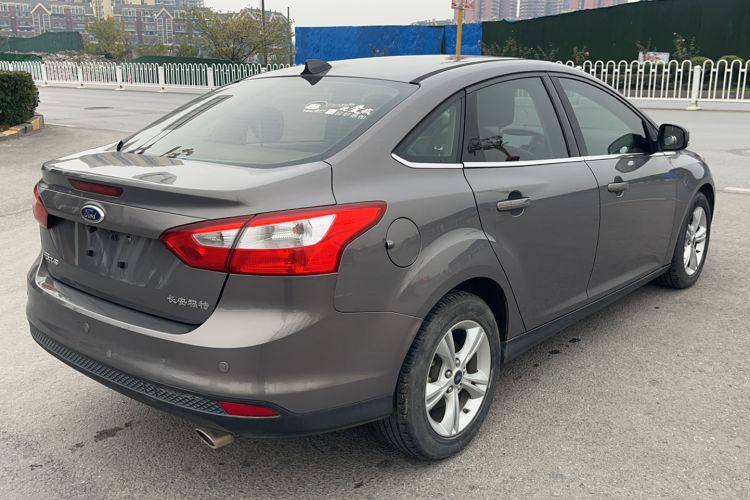 Used Ford Focus 2012 Sedan 1.6L Automatic Fashion Edition Exterior 5