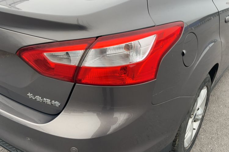 Used Ford Focus 2012 Sedan 1.6L Automatic Fashion Edition Exterior 6