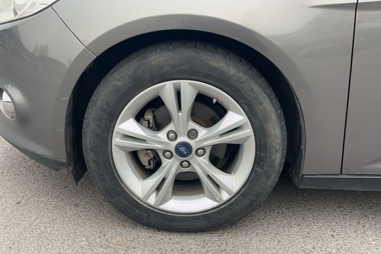 Used Ford Focus 2012 Sedan 1.6L Automatic Fashion Edition Exterior 7