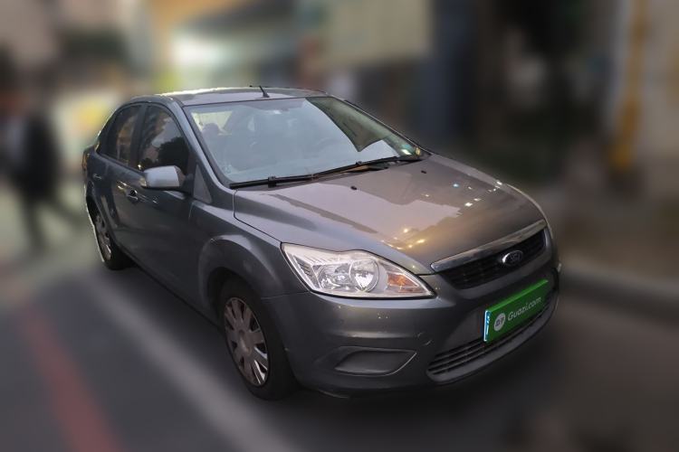 Used Ford Focus 2012 Sedan Classic 1.8L Manual Base Model Front Right 45 Deg