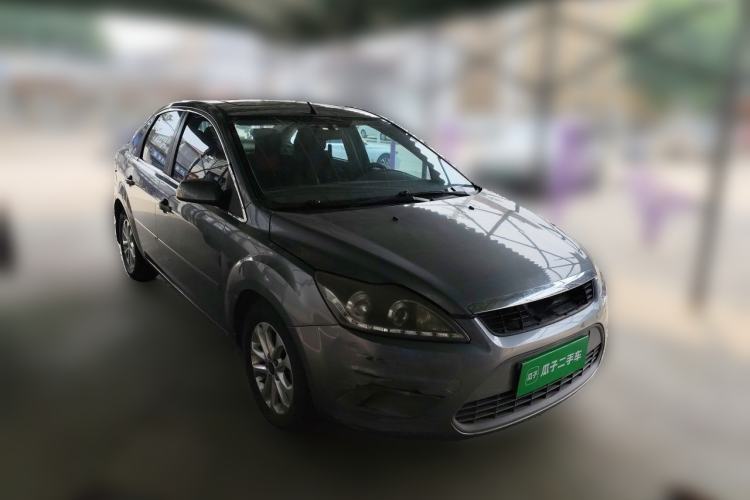Used Ford Focus 2012 Sedan Classic 1.8L Automatic Fashion Edition Front Right 45 Deg