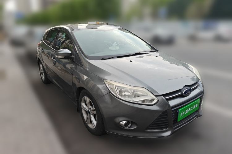 Used Ford Focus 2012 Hatchback 1.6L Manual Fashion Edition Front Right 45 Deg