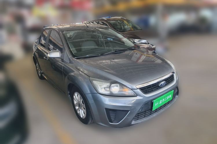 Used Ford Focus 2012 Hatchback Classic 1.8L Manual Fashion Edition Front Right 45 Deg