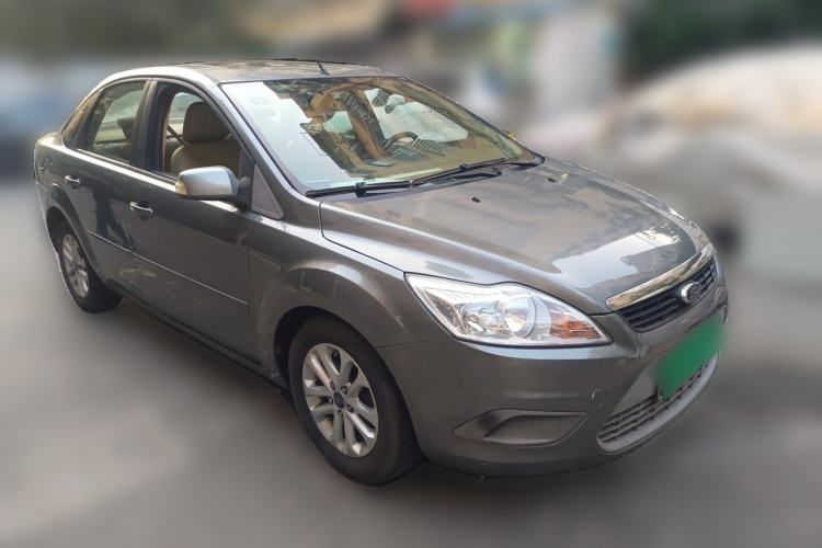 Used Ford Focus 2012 Sedan Classic 1.8L Manual Fashion Edition Front Right 45 Deg
