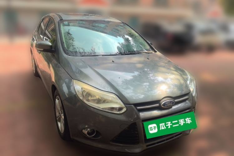 Used Ford Focus 2012 Hatchback 1.6L Automatic Fashion Edition Front Right 45 Deg