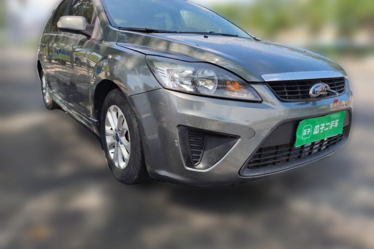 Used Ford Focus 2012 Hatchback Classic 1.8L Automatic Fashion Edition Front Right 45 Deg