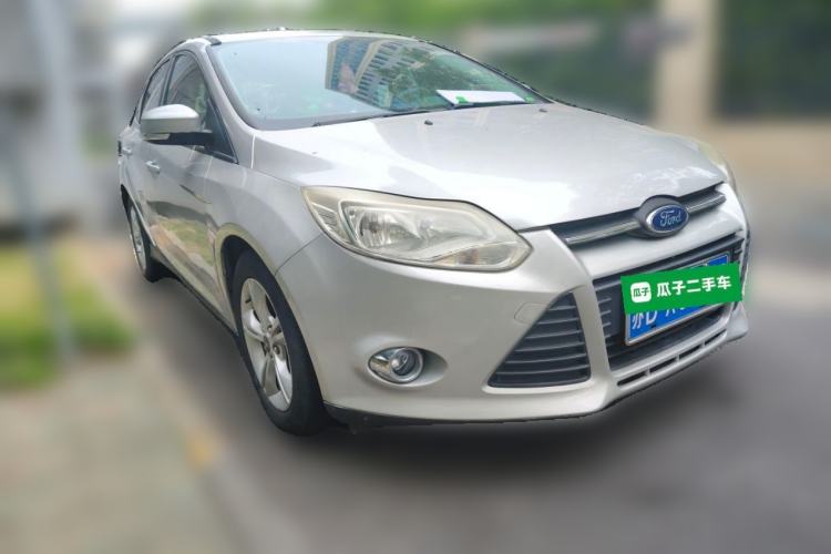 Used Ford Focus 2012 Hatchback 1.6L Automatic Fashion Edition Front Right 45 Deg