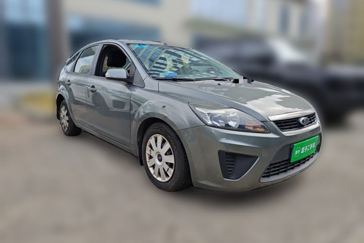 Used Ford Focus 2012 Hatchback Classic 1.8L Automatic Base Model Front Right 45 Deg