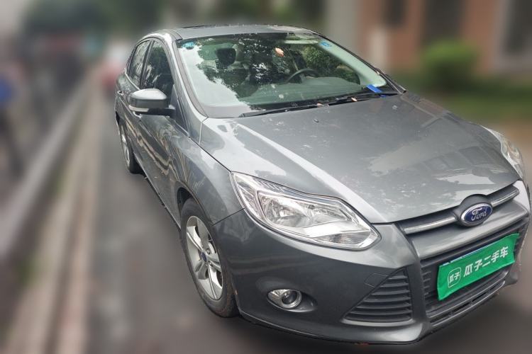 Used Ford Focus 2012 Sedan 1.6L Manual Fashion Edition Front Right 45 Deg